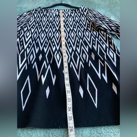 Almost new Rafaella top. Cotton knit geometric black and white medium - Picture 7 of 8